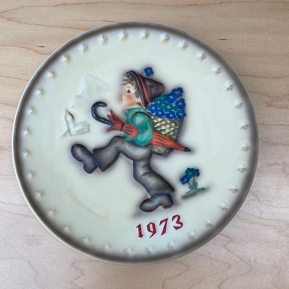 HUMMEL Vintage 1973 Collectible Plate no box